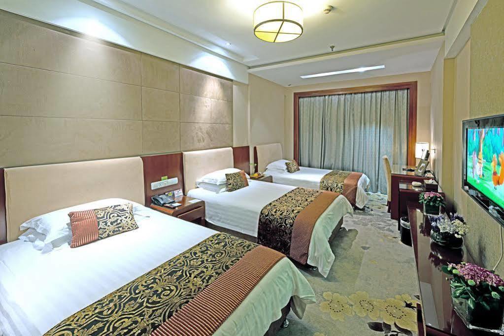 Kasion Pugis Hotel อี้วู ภายนอก รูปภาพ
